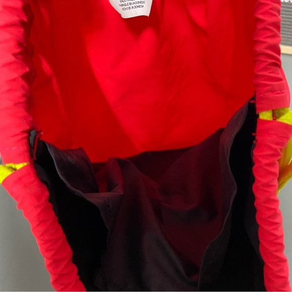 Nike Drawstring Lightweight Bag Active Backpack Gym Bag - Picture 3 of 11